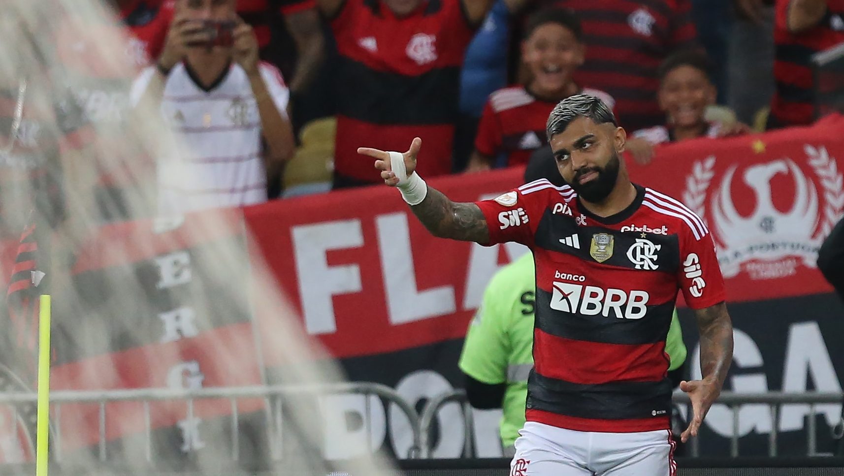 Gabigol volta aos relacionados do Flamengo em momento crucial para o ...
