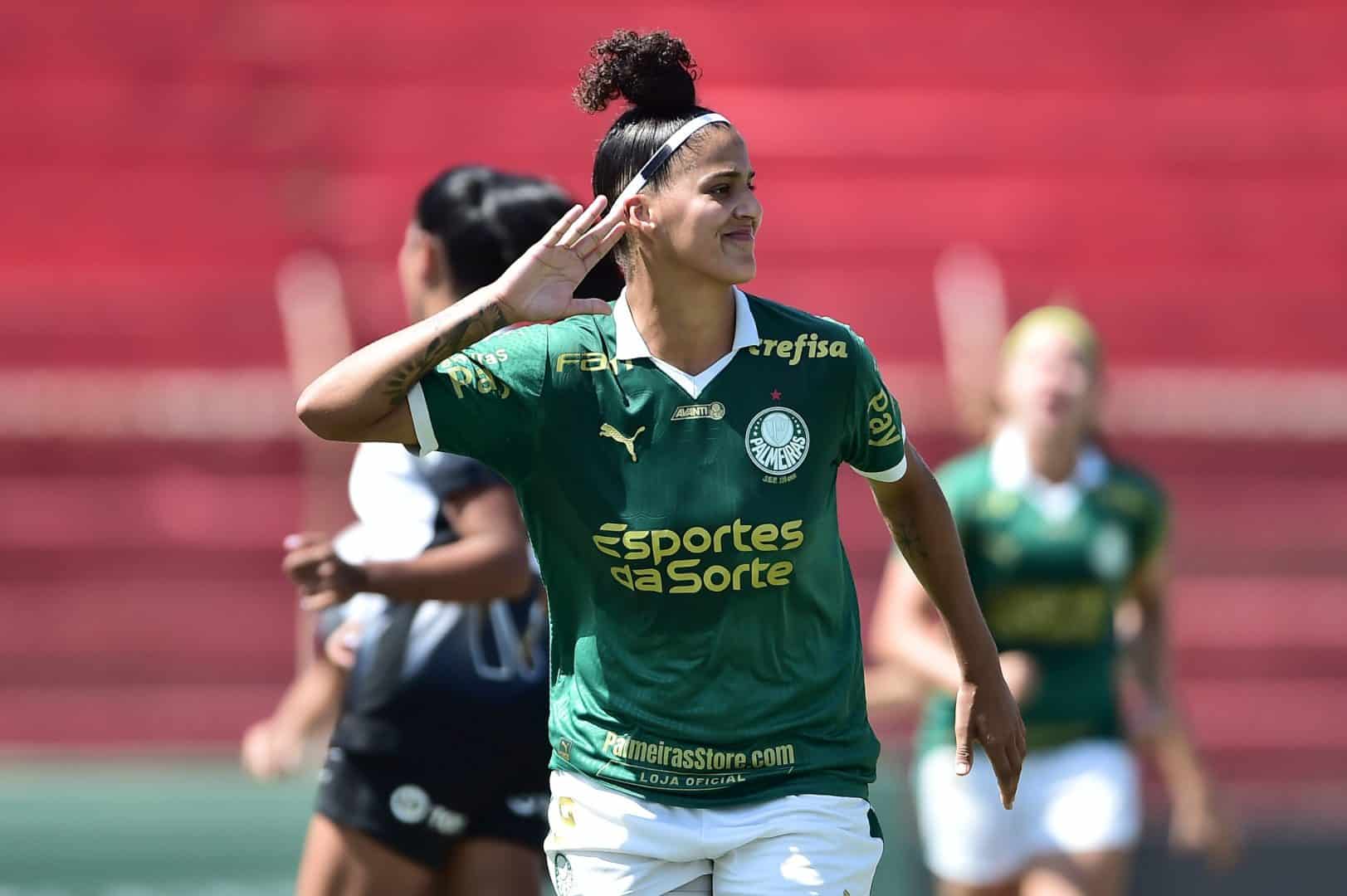 Amanda Gutierres comemora gol do Palmeiras contra o Corinthians na final do Campeonato Brasileiro