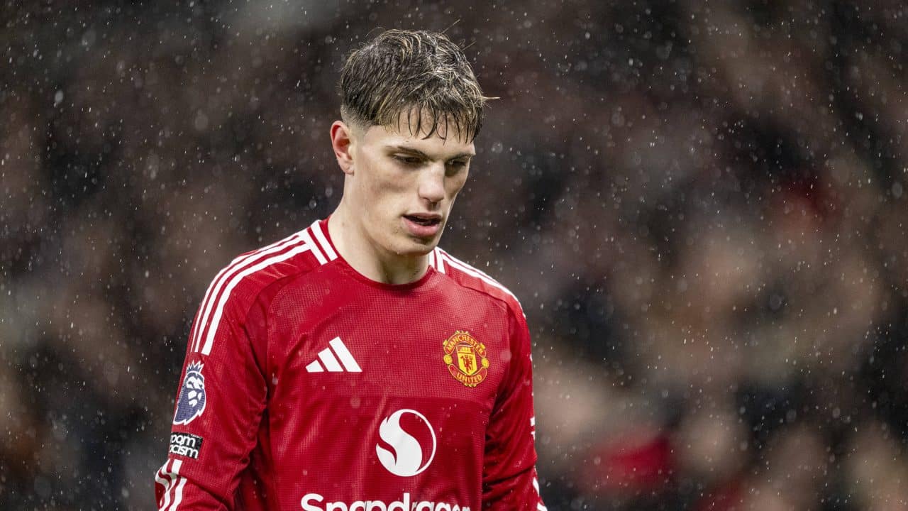 Chelsea se acerta com Garnacho, negocia valor com United e pode ter sexto atacante da janela