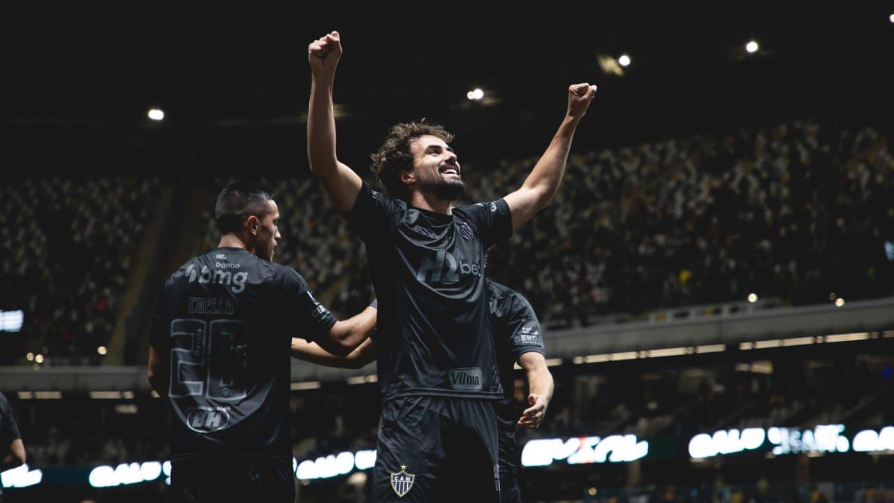 Queda do Bragantino pós-Mundial ganha novo capítulo contra o lado bom do Galo no Brasileirão