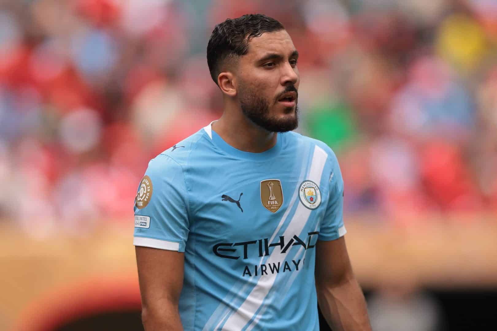 Cherki em ação pelo Manchester City