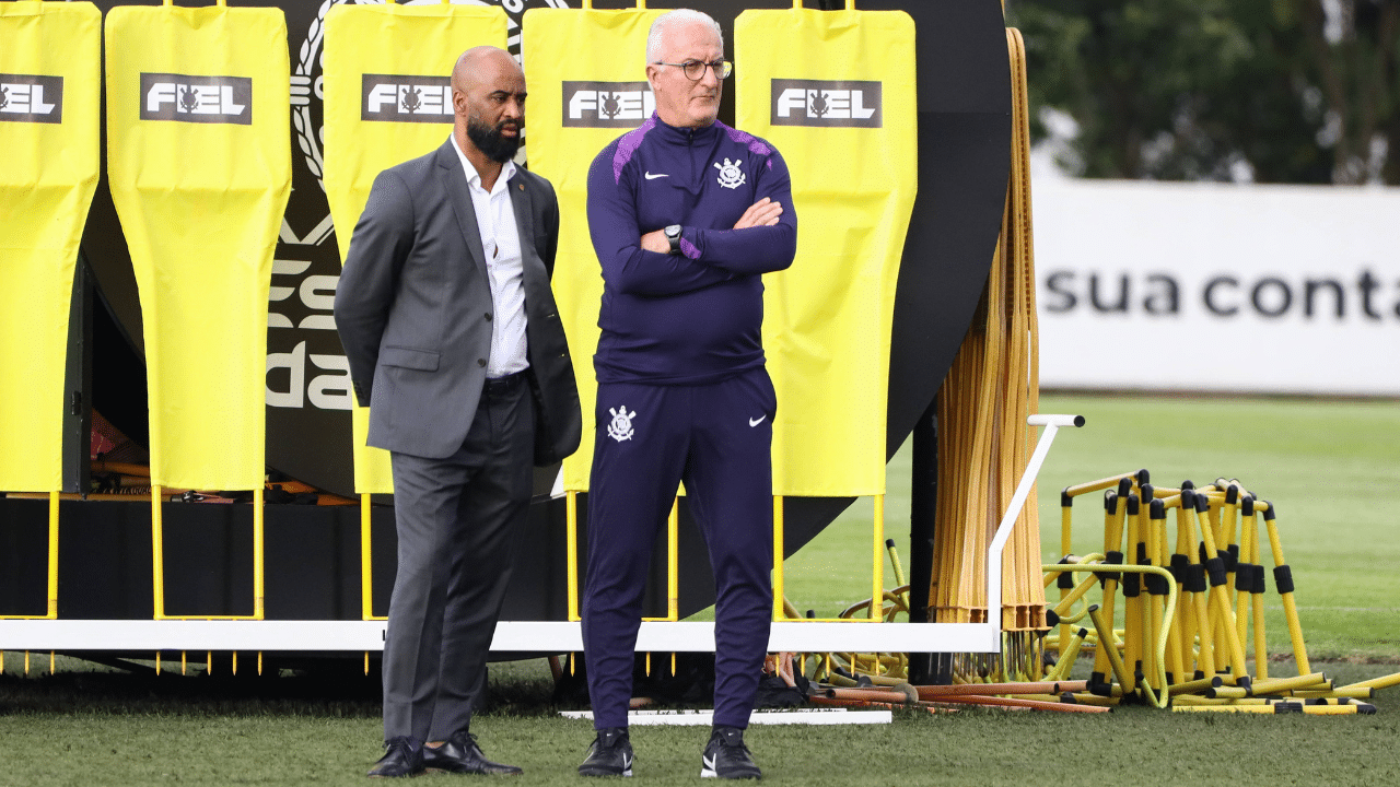 Para não perder o timing na janela, Corinthians repensa postura por reforços
