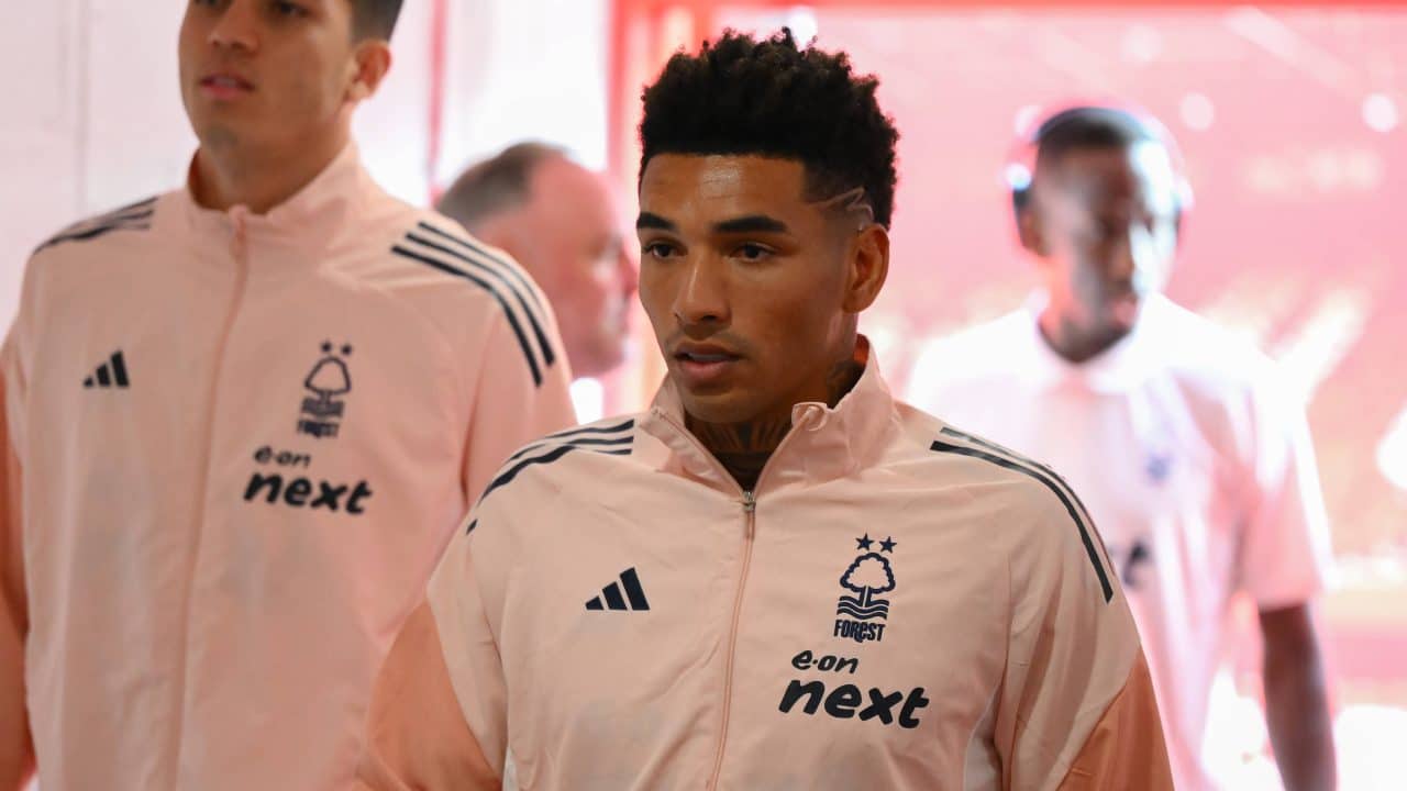 Igor Jesus estreia na Premier League com vitória, mas encara uma preocupação