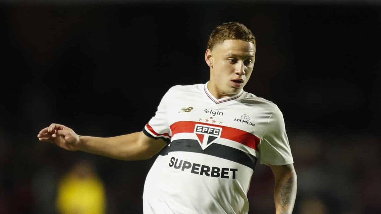 ‘Solução está em casa’: Maik conquista Crespo e ganha elogios como titular do São Paulo