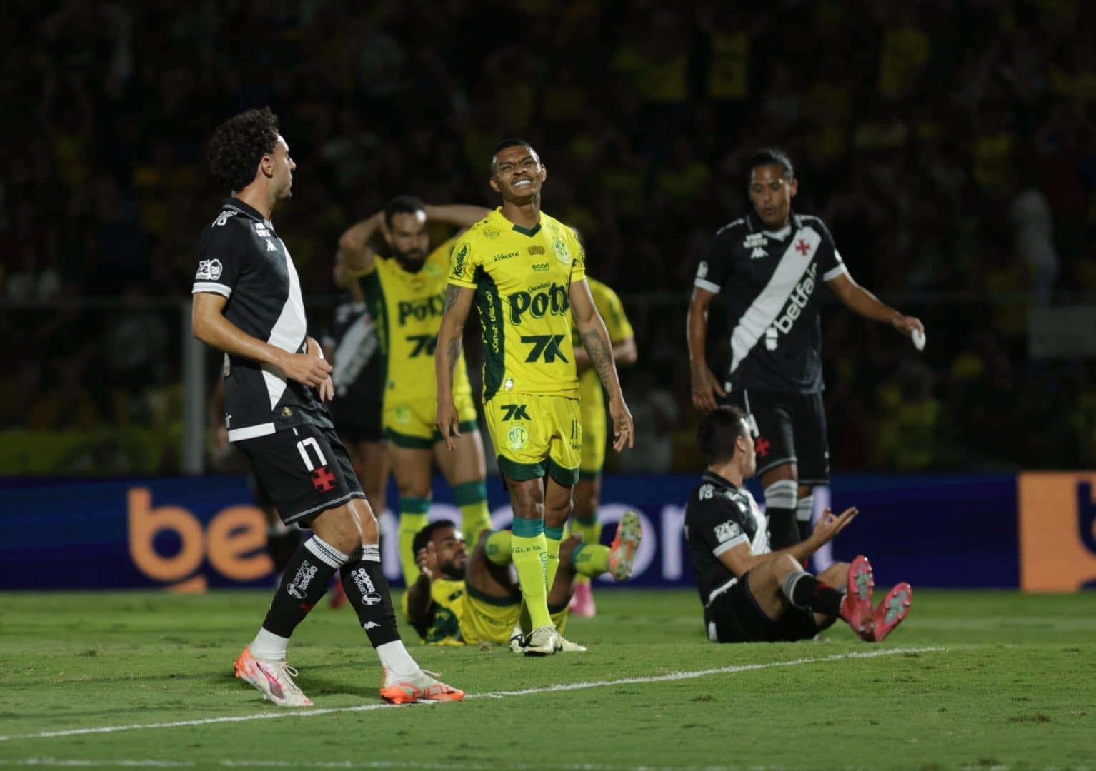 Negueba lamenta chance perdida em jogo entre Mirassol e Vasco