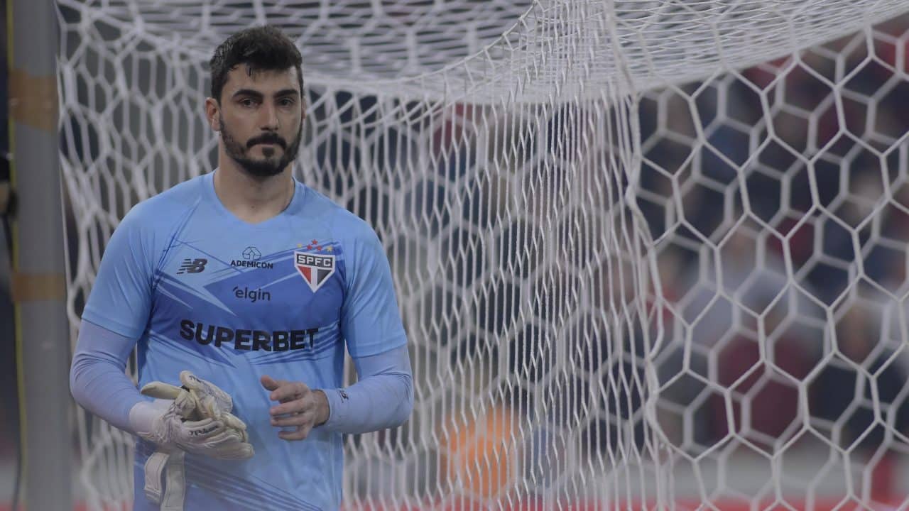 São Paulo de Crespo paga por próprios erros em queda para o Athletico na Copa do Brasil