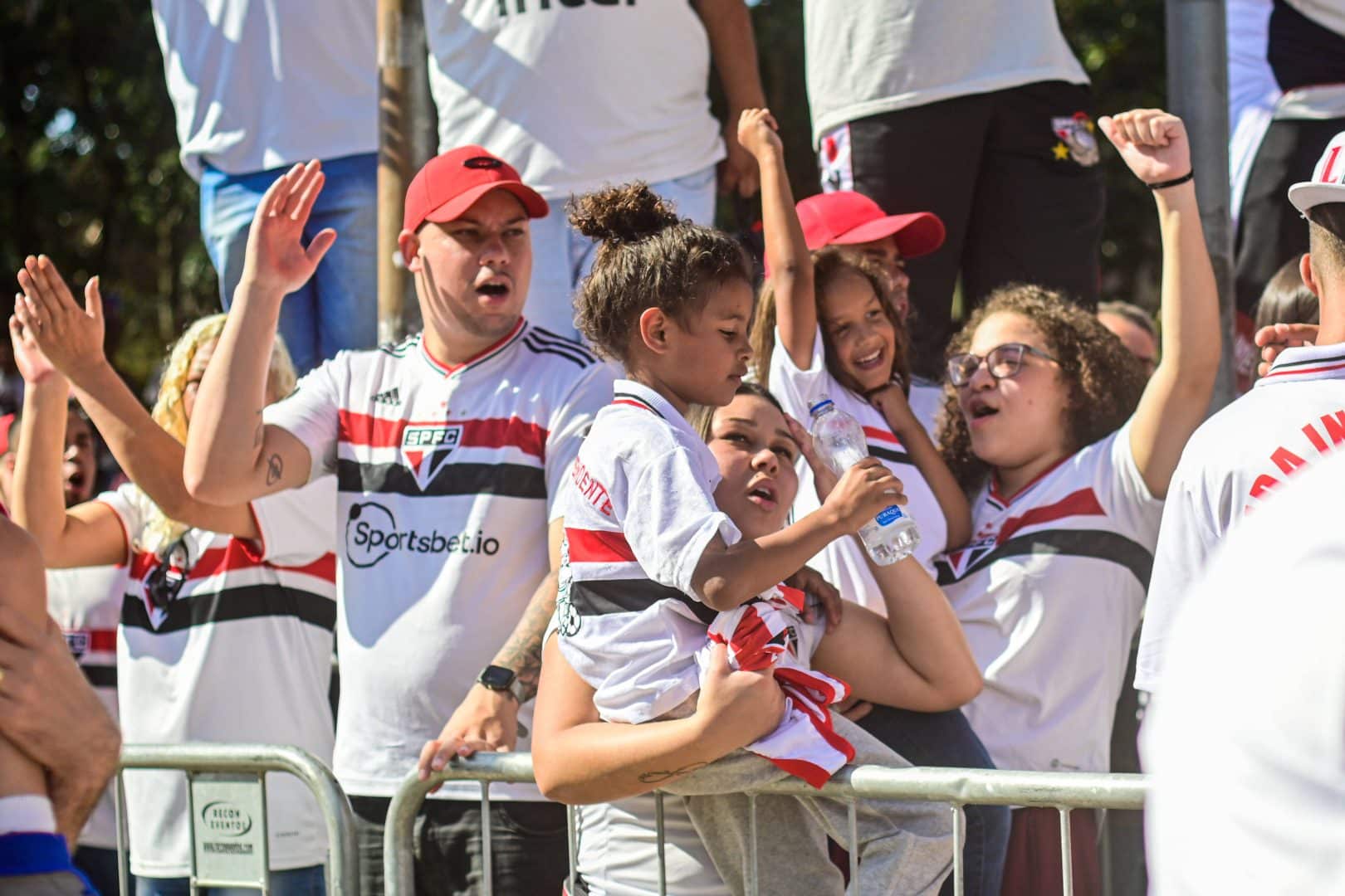 São Paulo FC x Red Bull Bragantino SÃO PAULO, SP – 14.08.2022: SÃO PAULO FC X RED BULL BRAGANTINO – São Paulo FC fans be