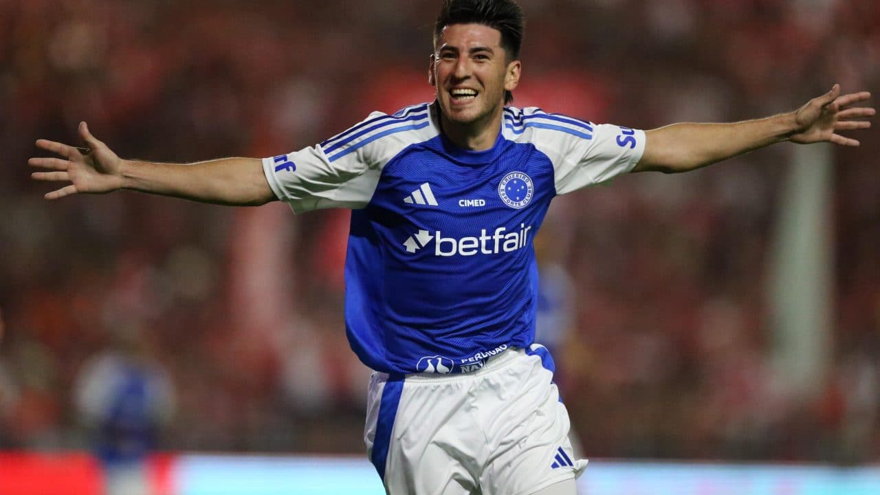 Com Cássio salvador, Cruzeiro espanta ‘quarta zebra’ e encerra jejum na Copa do Brasil