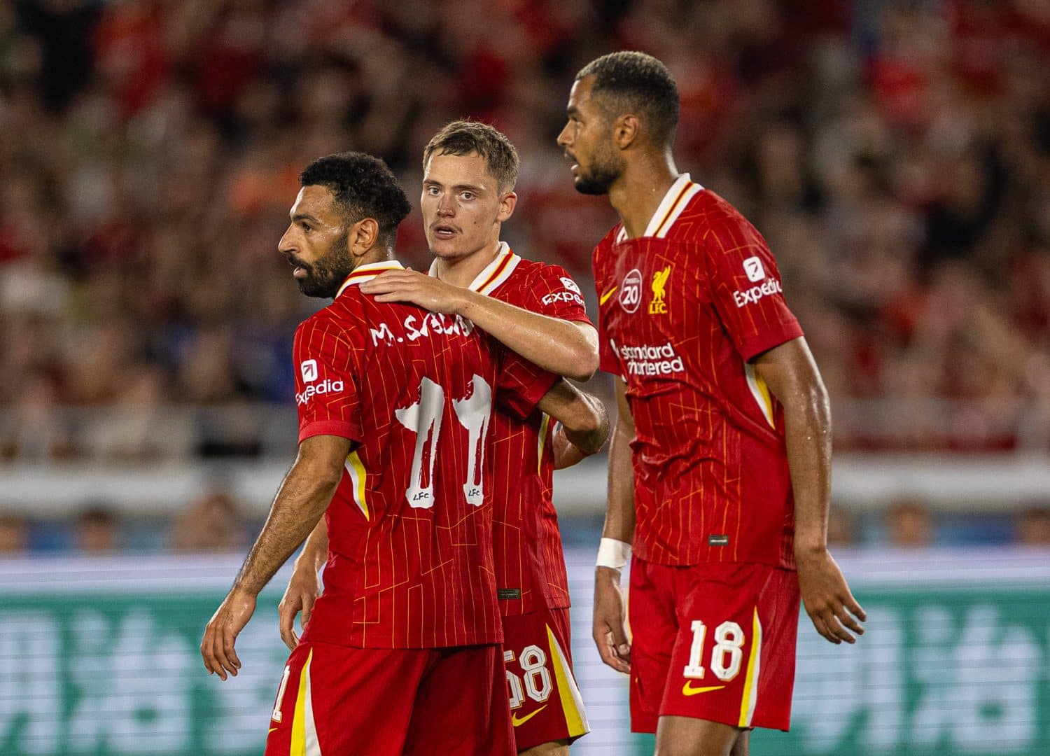 Salah, Wirtz e Gakpo comemoram gol do Liverpool