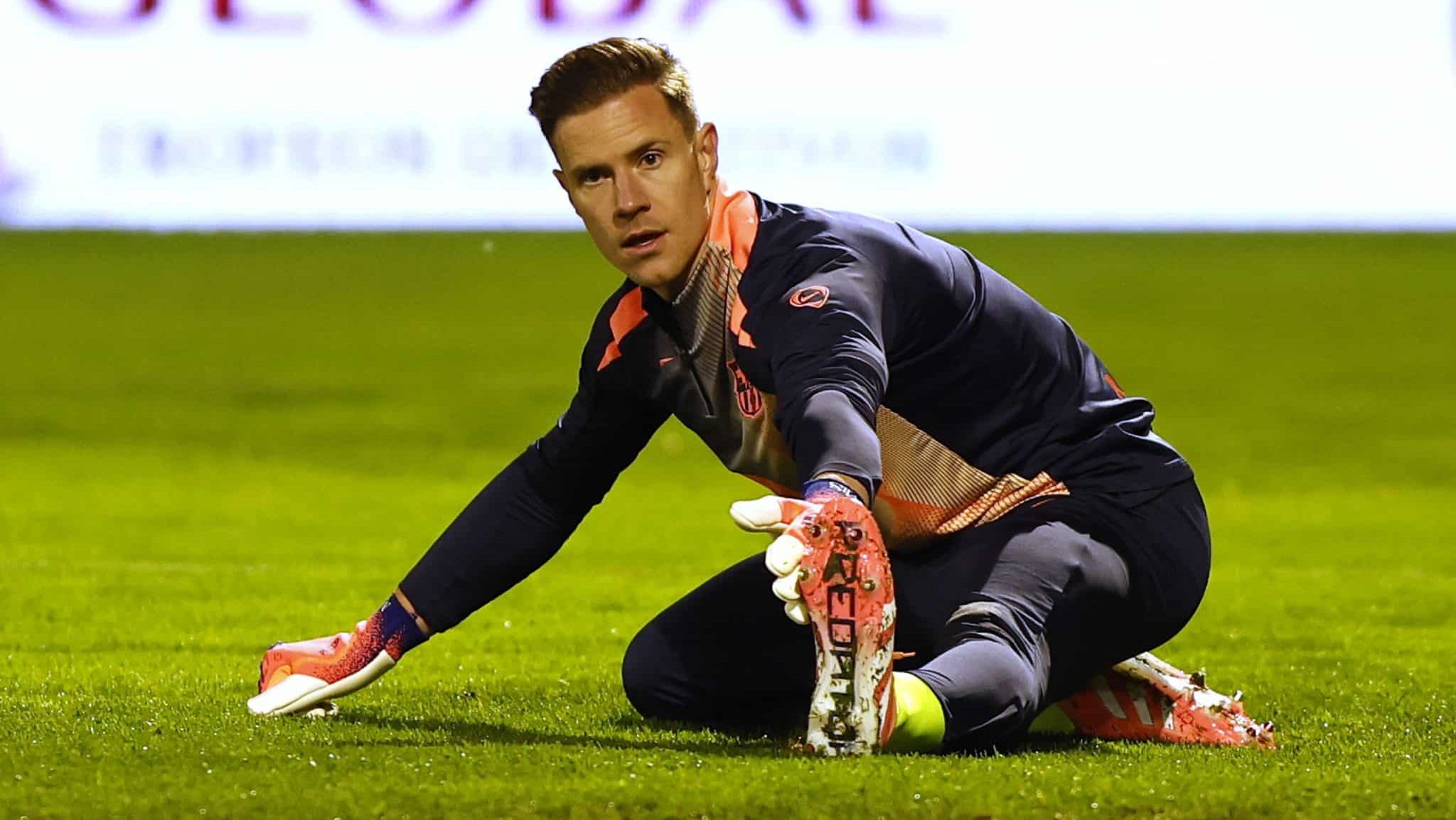 Goleiro escanteado no Barcelona pode ganhar oportunidade de ouro na Premier League