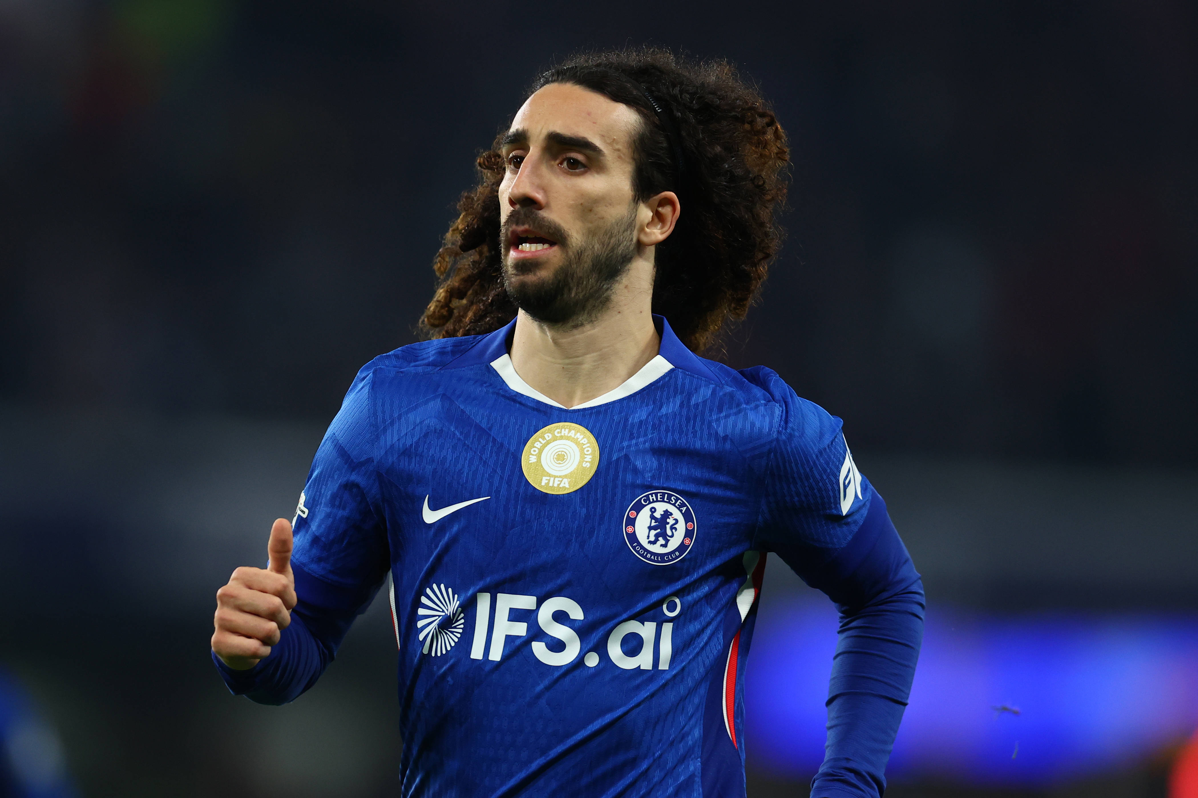 ‘Você precisa de mais’: Cucurella questiona estratégia dos donos do Chelsea