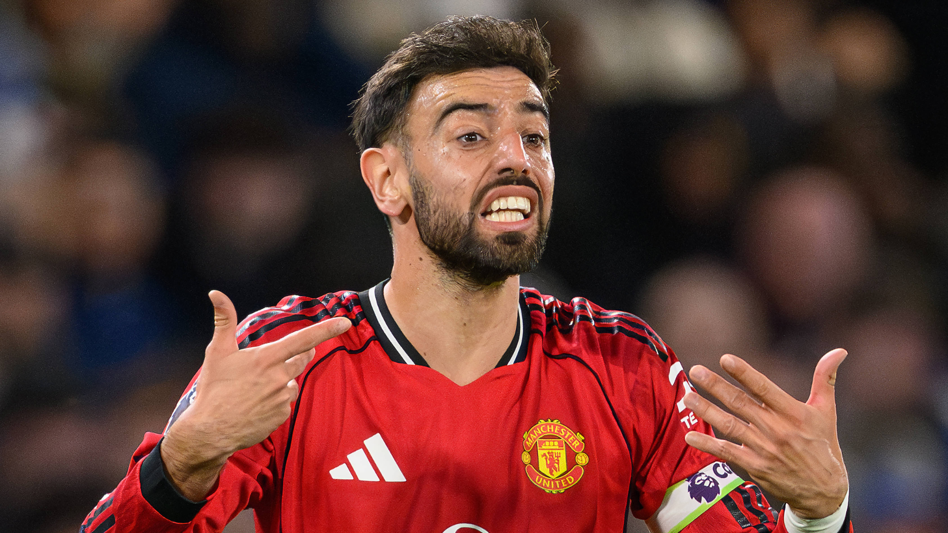 Manchester United quer a permanência de Bruno Fernandes, mas capitão busca garantias
