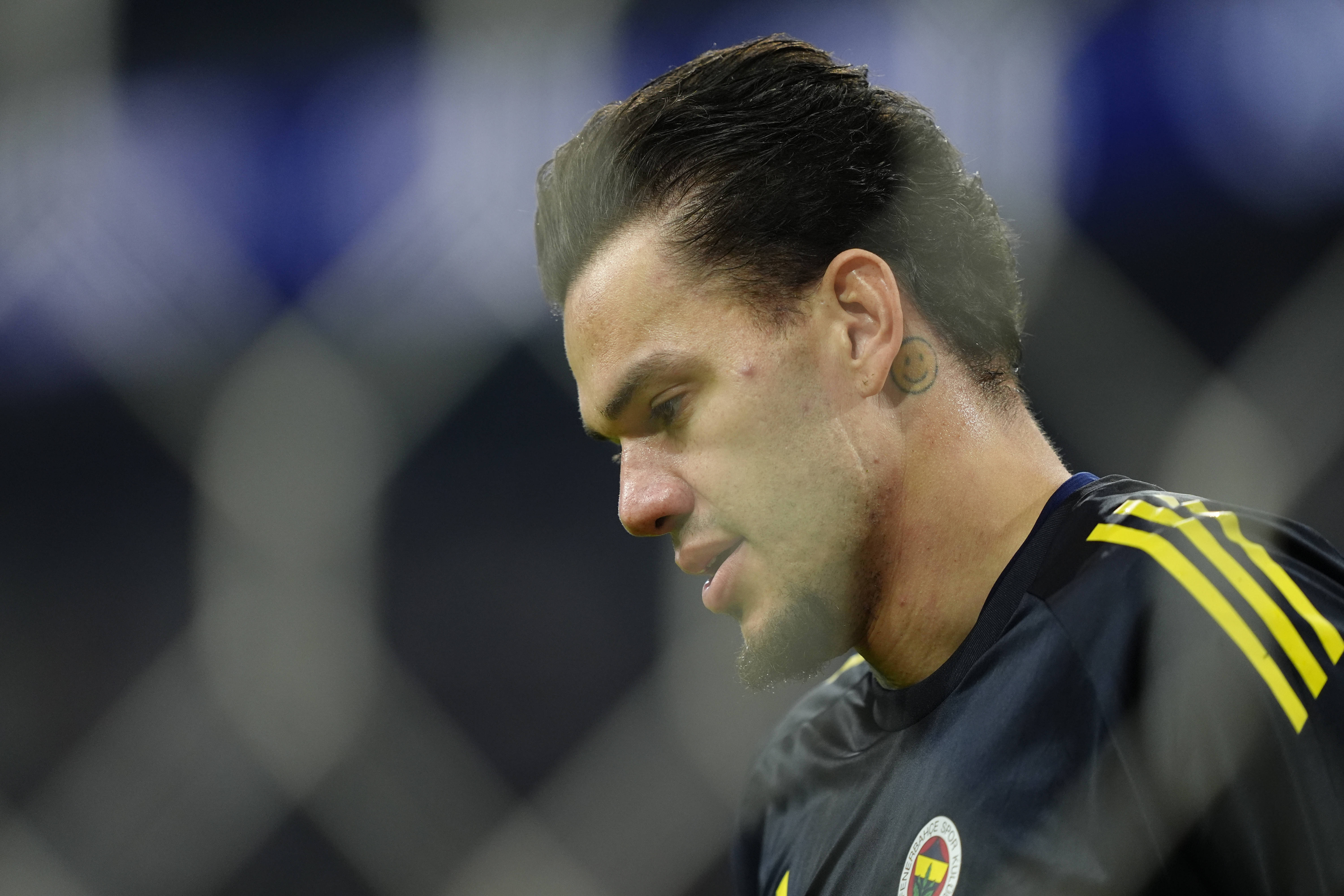 Em crise no Fenerbahçe, Ederson é alvo de críticas e está na mira de clube de brasileiros