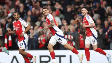 Surpresa do Arsenal cai nas gra&ccedil;as de torcedores com desempenho excepcional e gol em empate