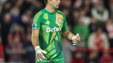 Melhor goleiro do mundo, Dibu Mart&iacute;nez revela condi&ccedil;&atilde;o que o faria se aposentar
