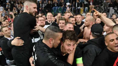 A torcida empurrou e o Frankfurt completou uma dif&iacute;cil miss&atilde;o para seguir sua grande hist&oacute;ria na Liga Europa
