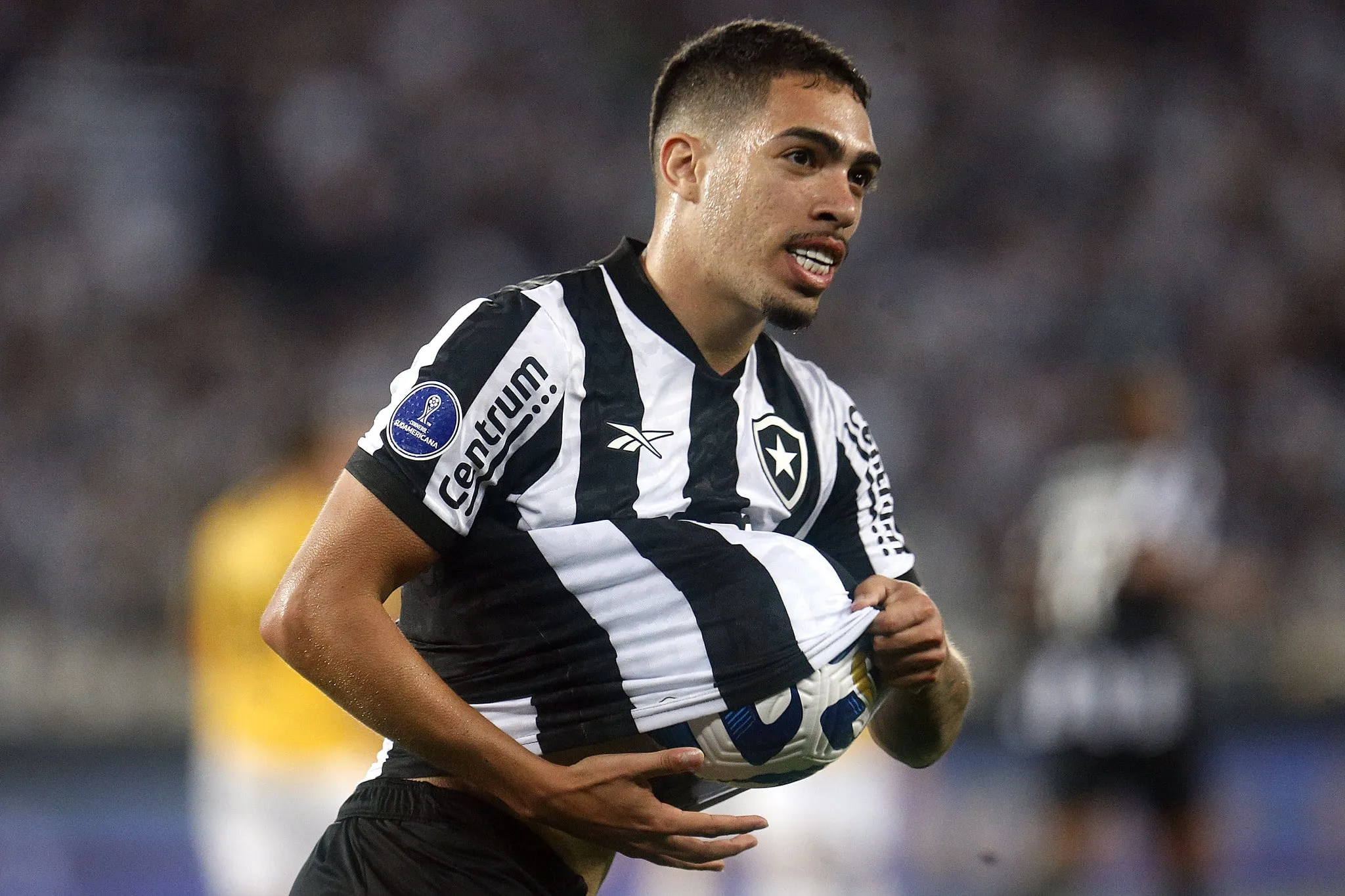 Botafogo: de contrato renovado, Hugo voltar&aacute; a ter uma merecida oportunidade como titular