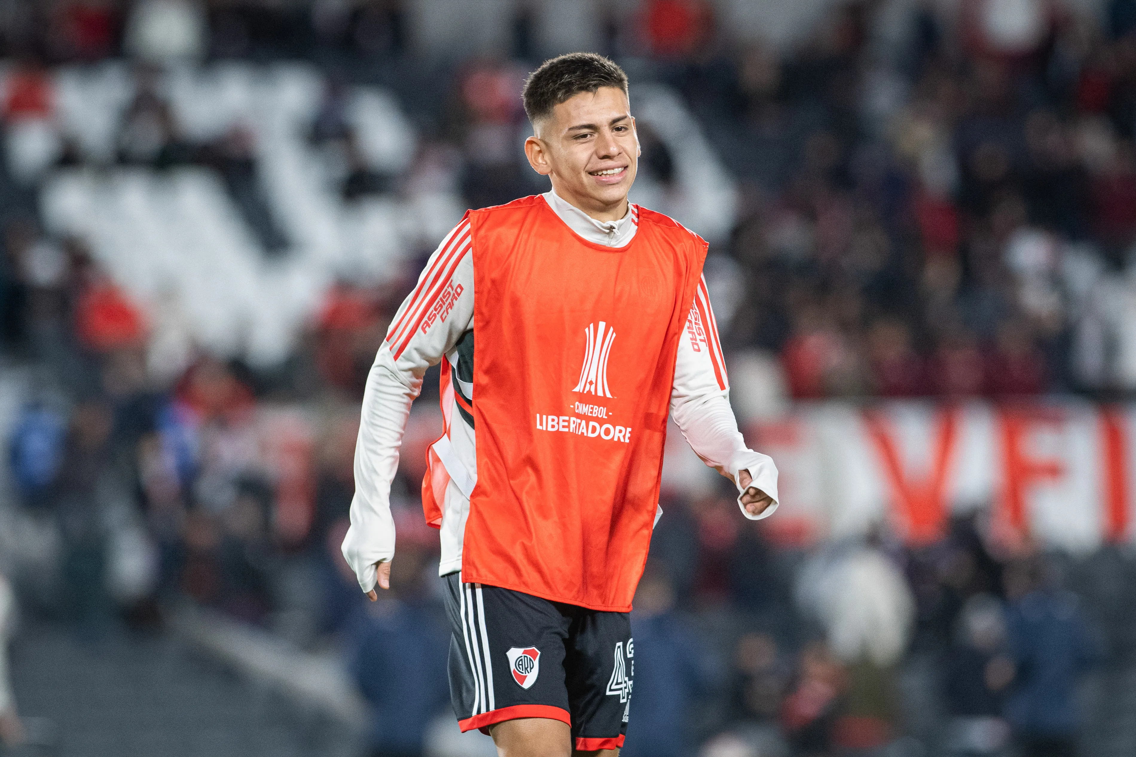 Grande promessa argentina, Echeverri trocar&aacute; o River pelo City em neg&oacute;cio semelhante ao de Julian &Aacute;lvarez