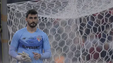 S&atilde;o Paulo de Crespo paga por pr&oacute;prios erros em queda para o Athletico na Copa do Brasil