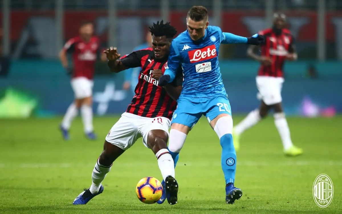 Milan e Napoli fizeram uma partida intensa no San Siro, mas os gols n&atilde;o sa&iacute;ram