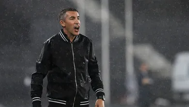 Botafogo: Lage minimiza calend&aacute;rio e faz compara&ccedil;&atilde;o com a Premier League