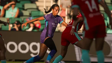Por que a NWSL alterou a pol&iacute;tica de aquecimento&nbsp;ap&oacute;s jogo marcado por altas temperaturas e confus&otilde;es por atrasos?