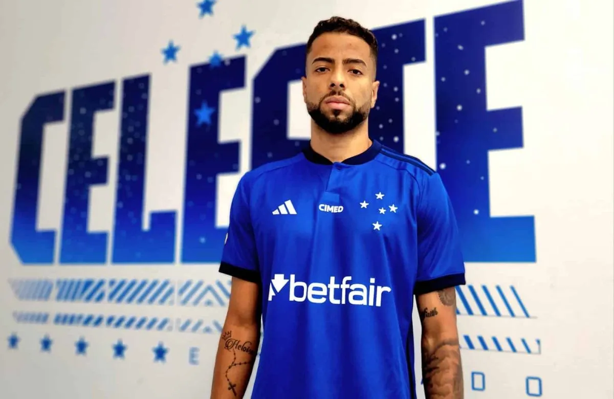 Cruzeiro anuncia Jo&atilde;o Marcelo, que pode ser solu&ccedil;&atilde;o criativa para a defesa