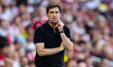 &lsquo;Novo cap&iacute;tulo&rsquo; no Liverpool? Atacante v&ecirc; Iraola como oportunidade dupla ap&oacute;s era Slot
