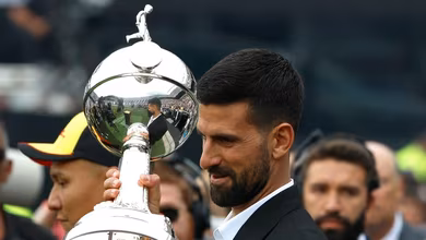 Djokovic n&atilde;o &eacute; &iacute;dolo do Botafogo, mas j&aacute; fez gol no Est&aacute;dio Nilton Santos