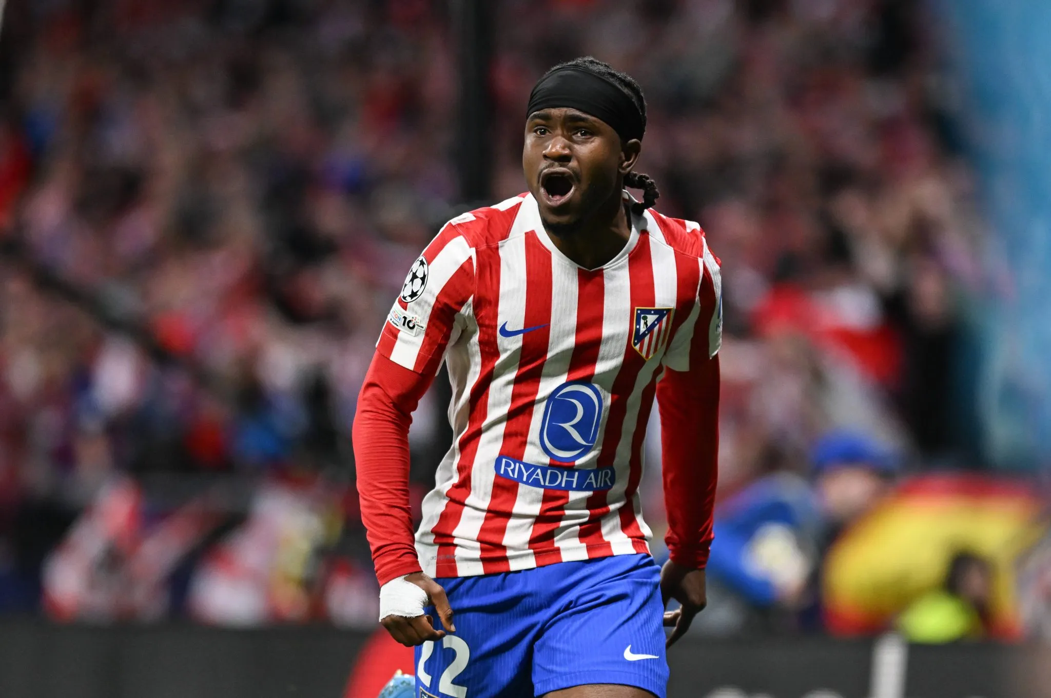 Lookman comemora gol pelo Atlético de Madrid