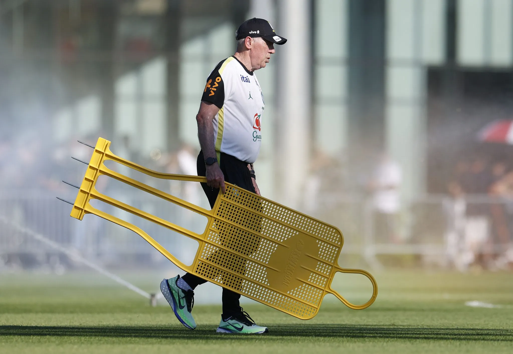 Ancelotti em treino da sele&ccedil;&atilde;o brasileira 