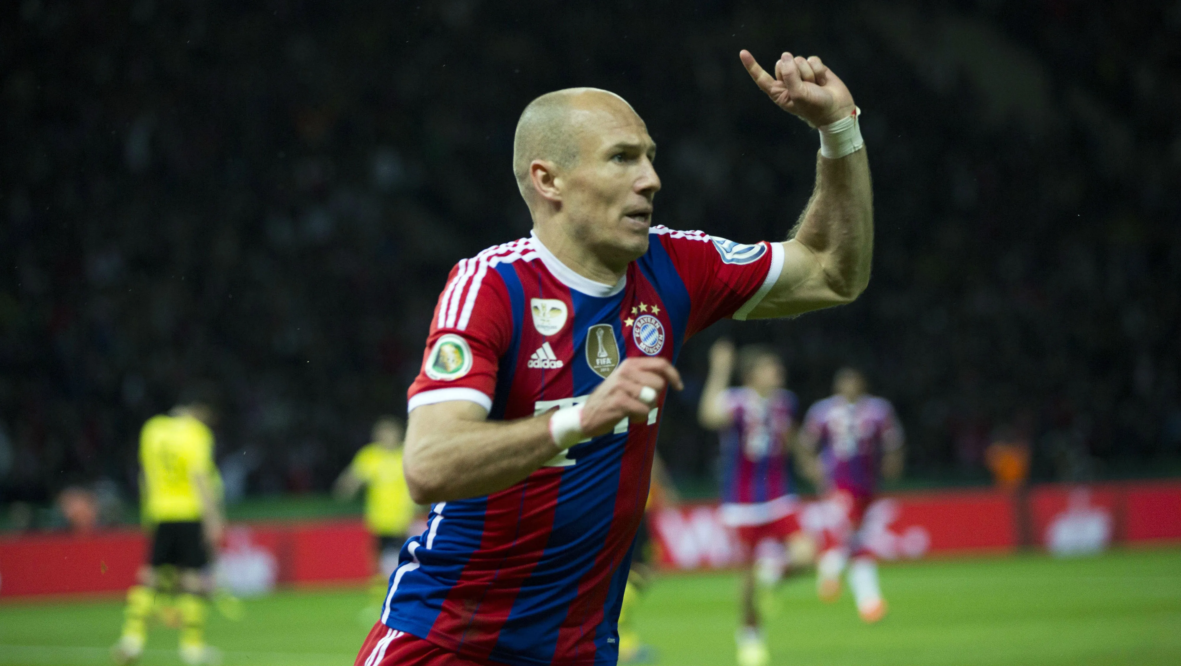 Temporada do Bayern termina com quatro t&iacute;tulos, mas tamb&eacute;m com cr&iacute;ticas justas