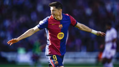 Bola de Ouro? Lewandowski marca dois em goleada do Barcelona e entra na discuss&atilde;o