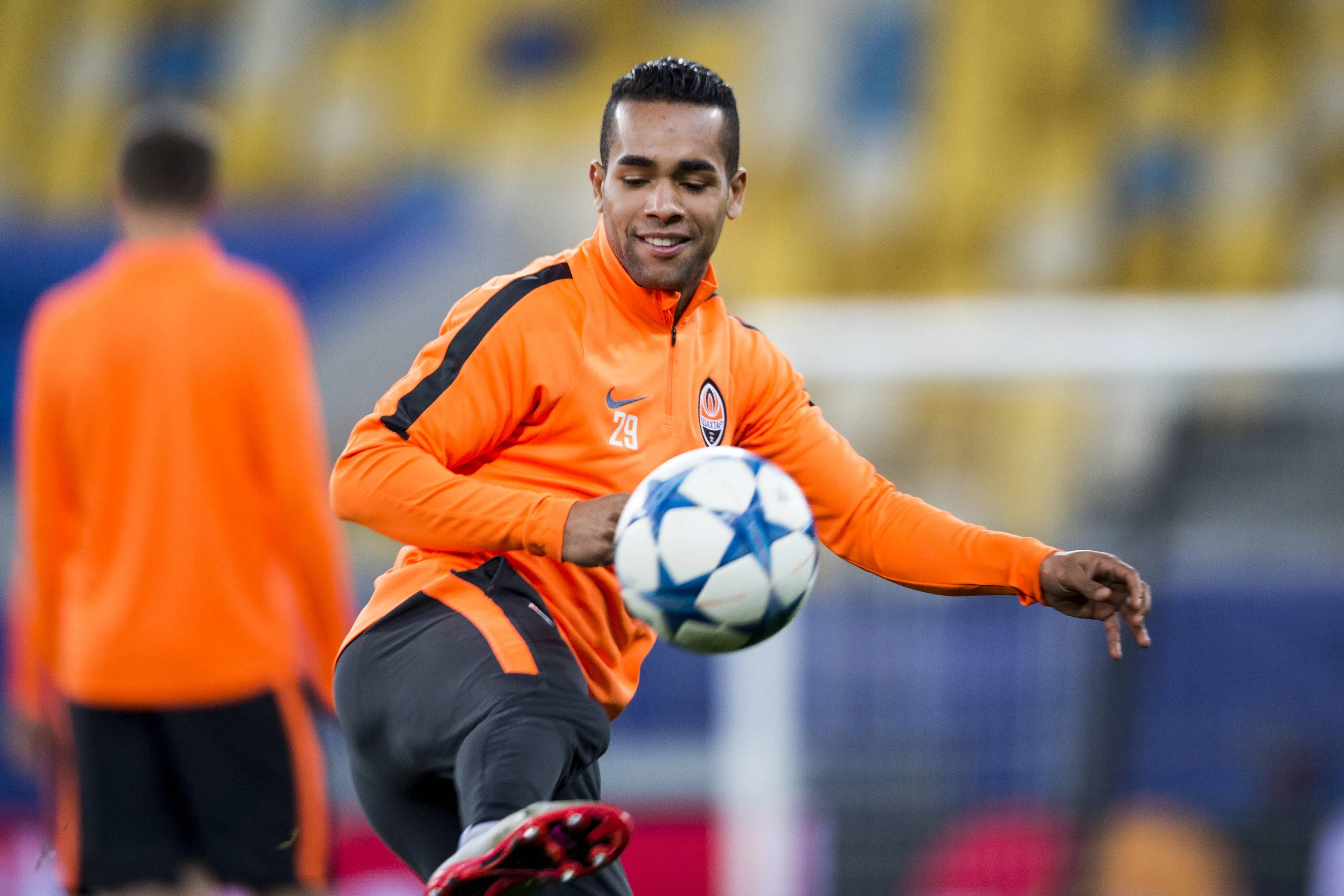 Alex Teixeira fez sucesso no Shakhtar e aconselhou Marlon