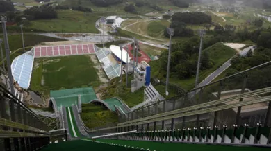 O est&aacute;dio de futebol que ser&aacute; palco de competi&ccedil;&otilde;es de esqui nas Olimp&iacute;adas de Inverno