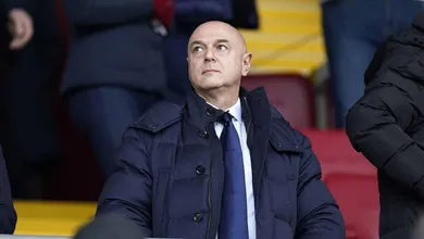 Daniel Levy diz que Harry Kane pode ganhar um t&iacute;tulo no Tottenham e nega negocia&ccedil;&atilde;o para venda do clube