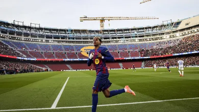 Flick leva susto, mas parceria de Raphinha com Yamal e Olmo salva Barcelona de novo vexame