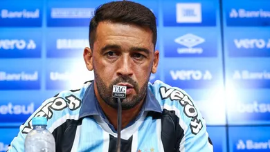 Solidariedade: ex-Gr&ecirc;mio auxilia no resgate &agrave;s v&iacute;timas das chuvas no RS