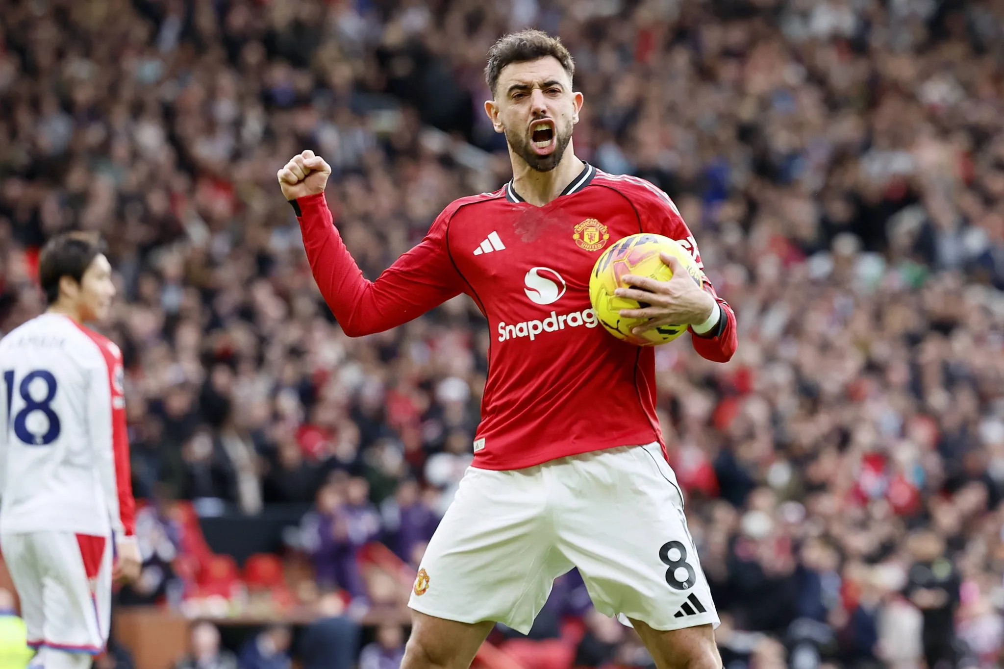 Bruno Fernandes celebra gol pelo United