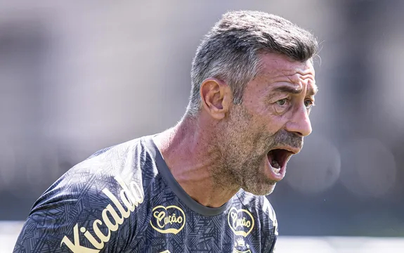 Apesar das 11 contrata&ccedil;&otilde;es, Santos ainda tem posi&ccedil;&otilde;es carentes para o Brasileir&atilde;o