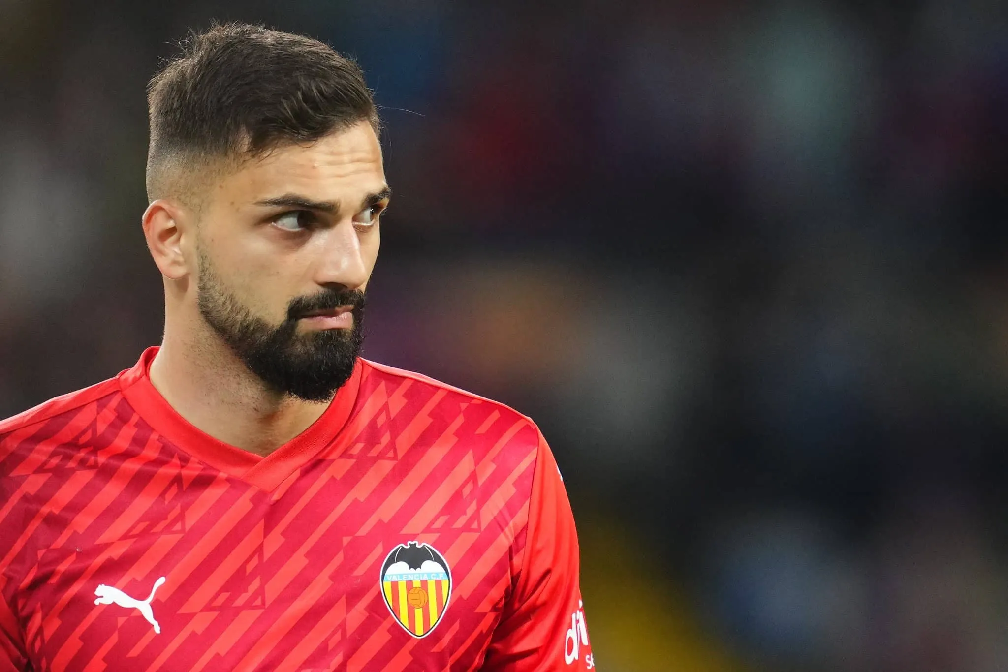 Para ter Mamardashvili, Liverpool pode envolver meio-campista em neg&oacute;cio com o Valencia
