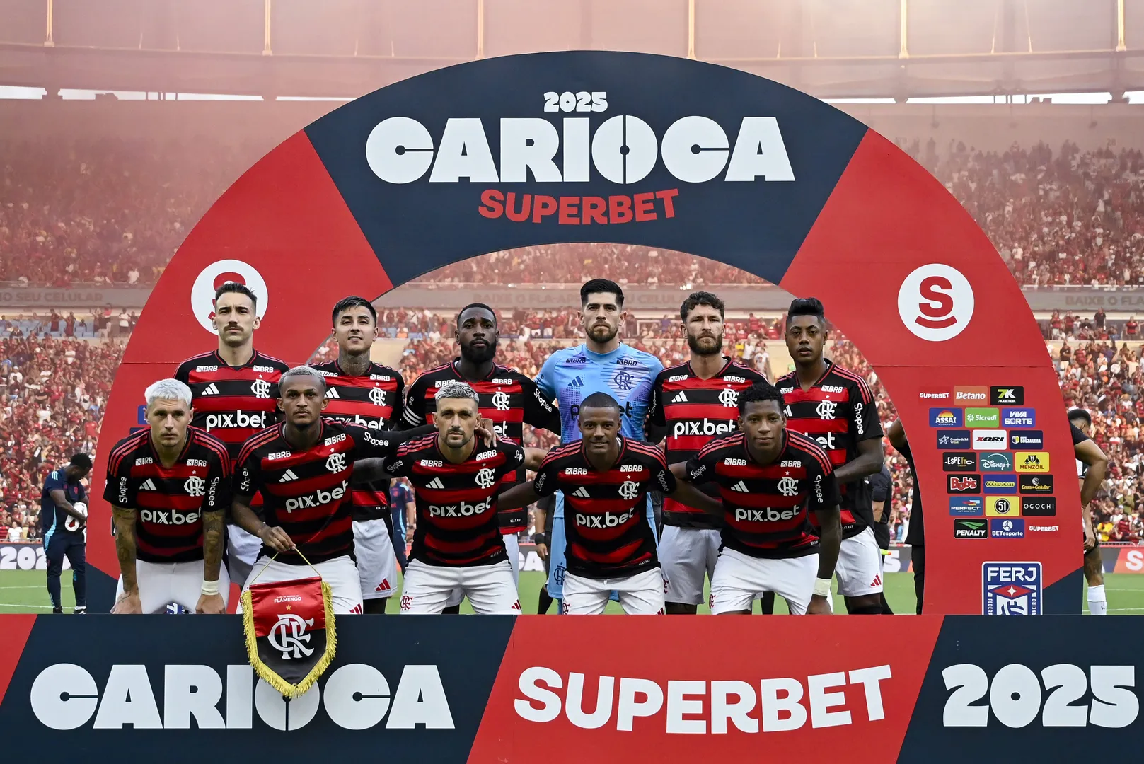 Time do Flamengo perfilado no Maracan&atilde;