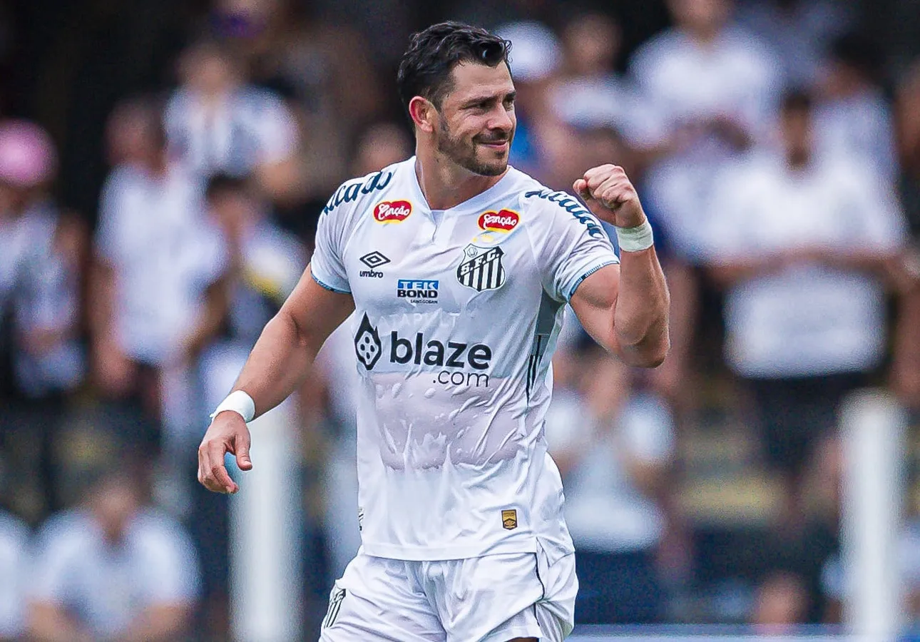 Em cinco meses de Santos, Giuliano pode igualar sua melhor marca no Corinthians