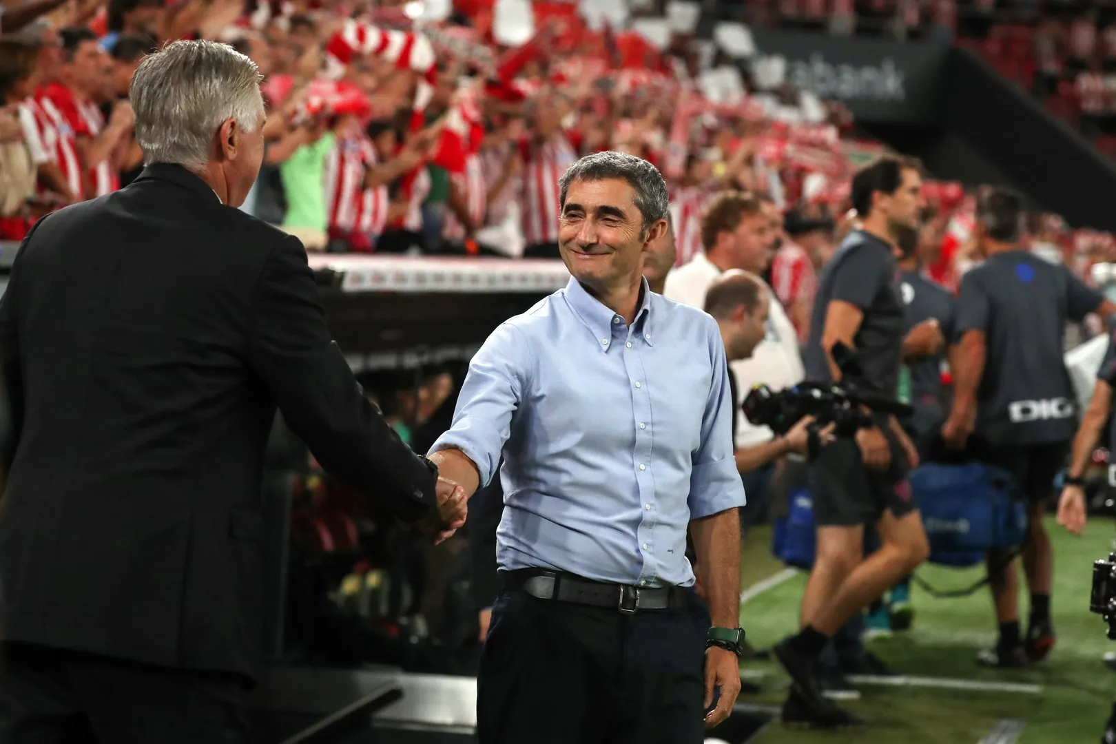 Valverde cumprimenta Ancelotti