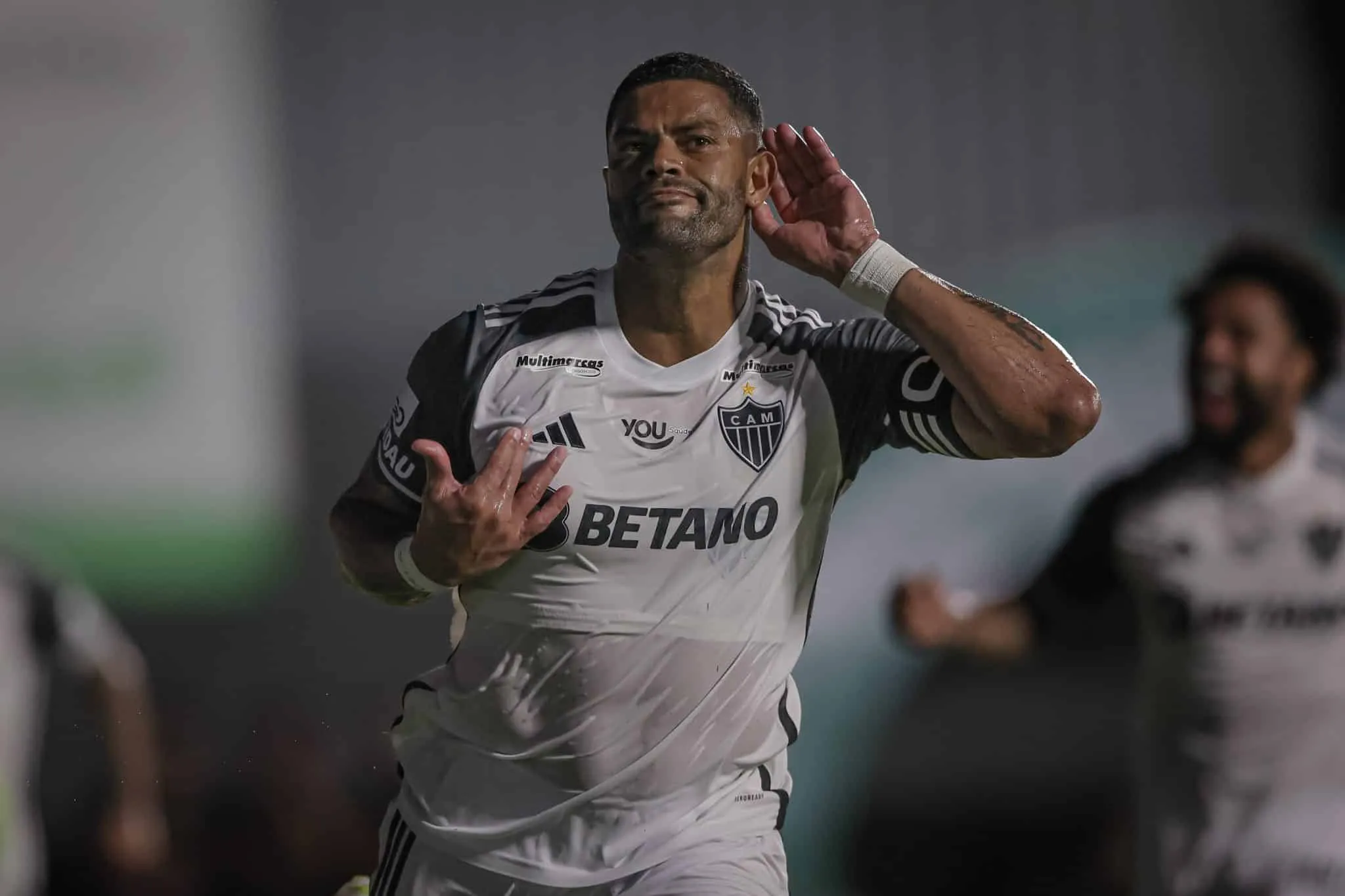 Atl&eacute;tico-MG joga ainda pior do que no cl&aacute;ssico, mas Hulk salva e garante vit&oacute;ria contra o Athletic