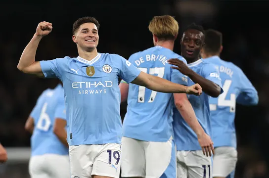Na volta de Haaland, De Bruyne e o aniversariante &Aacute;lvarez foram os protagonistas de um dominante City