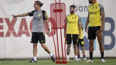 Por que Filipe Lu&iacute;s usar&aacute; forma&ccedil;&atilde;o in&eacute;dita no Flamengo para a final da Copa do Brasil