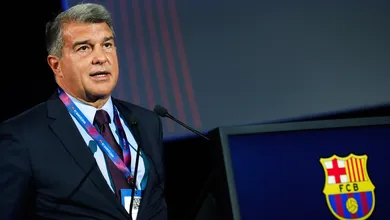 Capit&atilde;o do Barcelona cansa de esperar diretoria e fica pr&oacute;ximo de deixar o clube