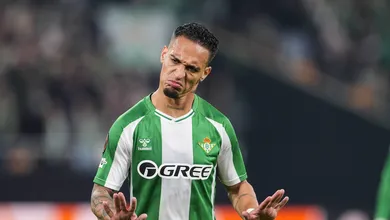 &lsquo;Temos que fazer a autocr&iacute;tica&rsquo;: O que levou Antony a desabafar ap&oacute;s derrota do Betis?