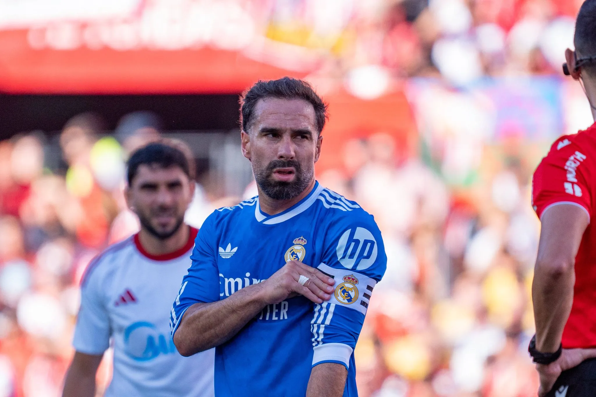 Carvajal est&aacute; de sa&iacute;da do Real Madrid